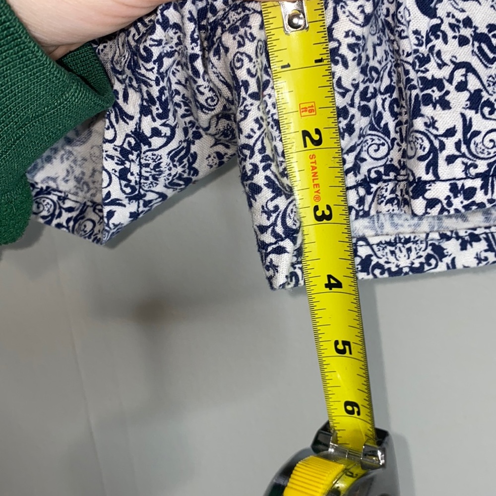 🎱Maurice’s blue and white patterned shorts! - Picture 6 of 7
